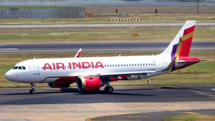 रायपुर एयरपोर्ट पर एयर इंडिया विमान से बर्ड हिट, सभी यात्री और क्रू सुरक्षित
