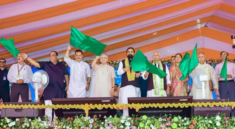 छपरा-आनंद विहार साप्ताहिक ट्रेन सेवा शुरू, बिहार को मिलेंगी 200 नई ट्रेनें और बुलेट ट्रेन कॉरिडोर को मंजूरी