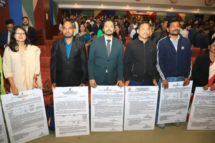 क्या असम के सीएम ने चाय जनजाति और आदिवासी युवाओं को 296 नियुक्ति पत्र बांटे?