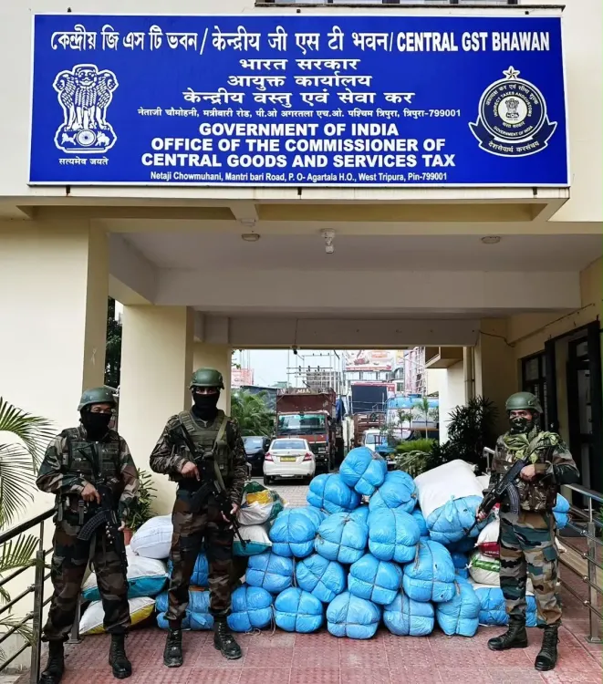 त्रिपुरा के खोवाई जिले में असम राइफल्स और कस्टम विभाग ने ₹25 लाख का 501 किग्रा गांजा जब्त किया