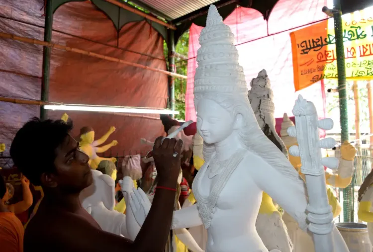 बांग्लादेश: दुर्गा पूजा से पहले तंगेल के मंदिर में सात मूर्तियाँ खंडित, पुलिस जाँच शुरू