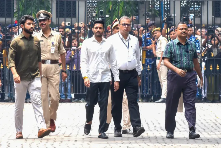 सिग्नेचर मिसमैच मामला: CID तीसरी बार बुला सकती है अभिषेक बनर्जी को, 14 घंटे पूछताछ के बाद नई विसंगतियाँ