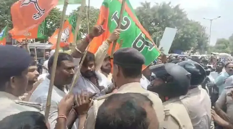 क्या पटना में भाजपा-कांग्रेस कार्यकर्ताओं के बीच झड़प हुई? पीएम मोदी के खिलाफ अपमानजनक टिप्पणी पर बवाल