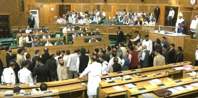 जम्मू कश्मीर विधानसभा में राज्य दर्जा प्रस्ताव पर BJP का वॉकआउट, स्पीकर हटाने की माँग
