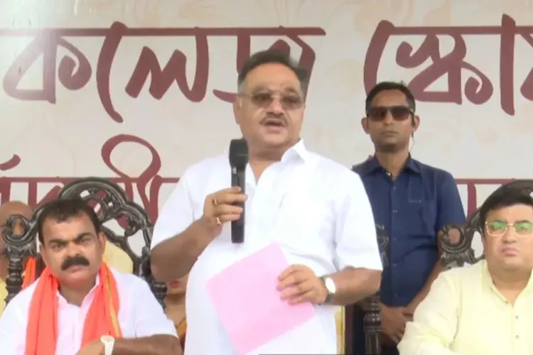 दुर्गा पूजा को 'उत्सव' तक सीमित किया गया: BJP प्रदेश अध्यक्ष सामिक भट्टाचार्य का TMC पर बड़ा हमला