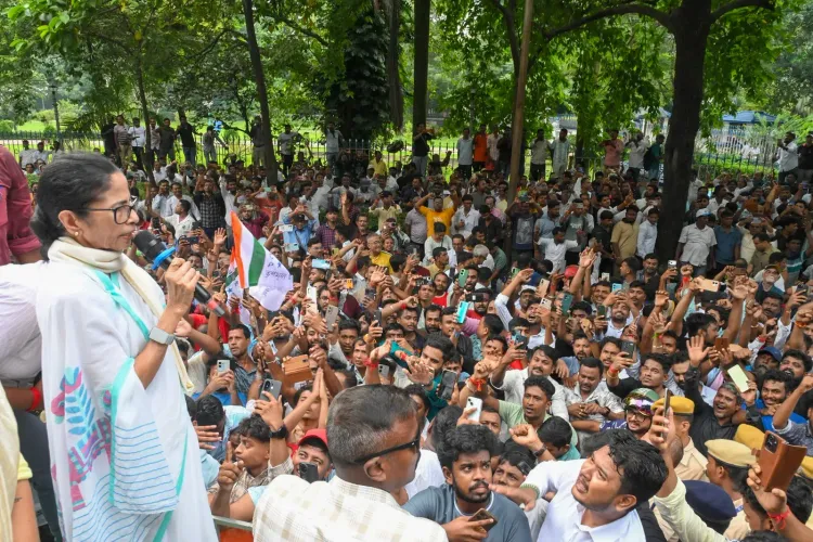 ममता बनर्जी का ऐलान: BJP की ज्यादतियाँ बंगाल में TMC की वापसी का रास्ता खोलेंगी