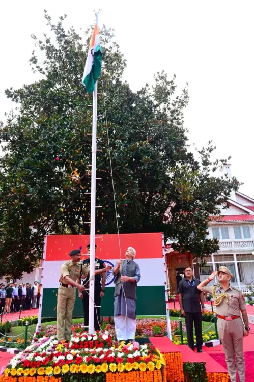 80वें स्वतंत्रता दिवस पर जम्मू-कश्मीर: उमर अब्दुल्ला ने पीओजेके पर दिया बड़ा बयान, सिन्हा ने दी शहीदों को श्रद्धांजलि
