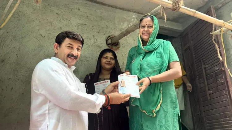 दिल्ली भाजपा का 'महा जन संपर्क अभियान': 256 मंडलों में सांसदों-विधायकों ने किया घर-घर संपर्क