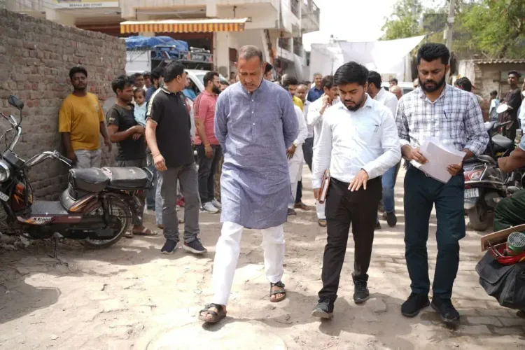 बवाना में ₹18 करोड़ का ड्रेन प्रोजेक्ट: मंत्री रविंद्र इंद्रराज सिंह ने प्रकाश विहार में रखी आधारशिला