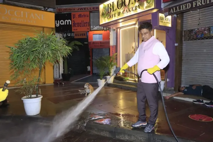 एनडीएमसी उपाध्यक्ष चहल ने मॉनसून तैयारियों का निरीक्षण किया, खान मार्केट में आधी रात सफाई अभियान में शामिल हुए