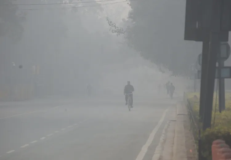 क्या दिल्ली में शीतलहर और प्रदूषण का डबल अटैक हो रहा है, एक्यूआई 300 के पार?