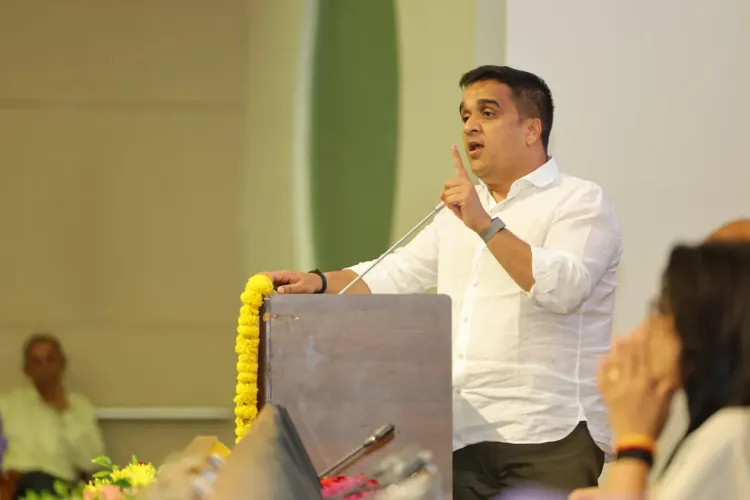 यूपीएससी 2025: गुजरात के 35 सफल उम्मीदवारों को उपमुख्यमंत्री हर्ष संघवी की नसीहत — 'जड़ों से मत टूटो'