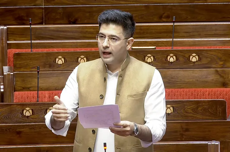 राघव चड्ढा का सरकार से मांग: सभी हवाई अड्डों पर बढ़ाएं 'उड़ान यात्री कैफे'