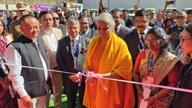 क्या वित्त मंत्री निर्मला सीतारमण ने पूर्वोत्तर क्षेत्र में 9 बैंक शाखाओं का उद्घाटन किया?