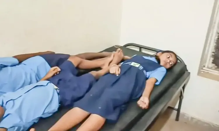 क्या कर्नाटक में 'फूड पॉइजनिंग' से 80 से अधिक स्कूली बच्चे अस्पताल में भर्ती हुए?