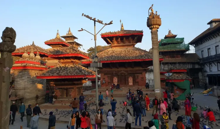 नेपाल में 'पासपोर्ट-फ्री ट्रैवल': विदेशी पर्यटकों को अब फिजिकल पासपोर्ट साथ रखने की ज़रूरत नहीं
