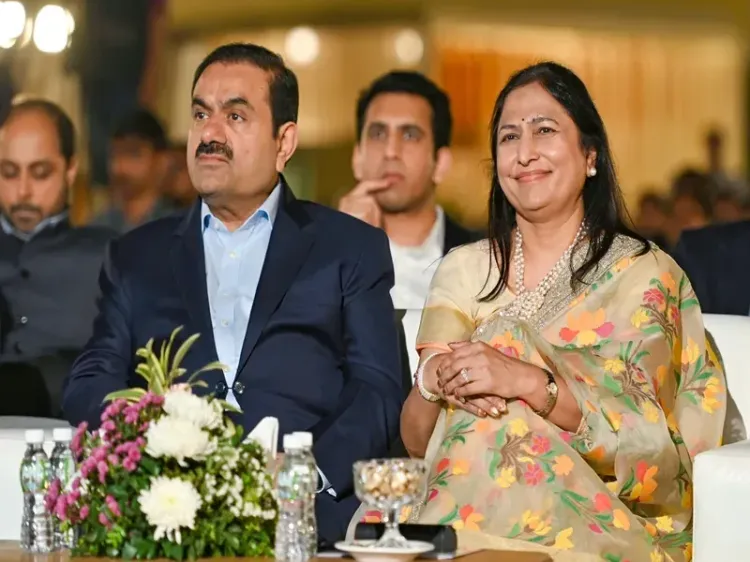 रेवती सुले की शादी में गौतम अदाणी, अमिताभ बच्चन और शाहरुख खान समेत दिग्गज हस्तियों का जमावड़ा