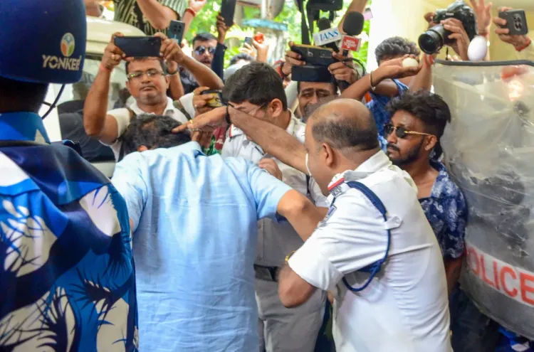 TMC नेता सब्यसाची दत्ता की सहयोगी के घर से ₹4.39 करोड़ के 3 किलो सोने के गहने बरामद