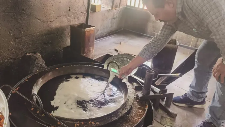 दिवाली से पहले अहमदाबाद नगर निगम का एक्शन: 4 खाद्य इकाइयाँ सील, स्वच्छता नियमों का उल्लंघन