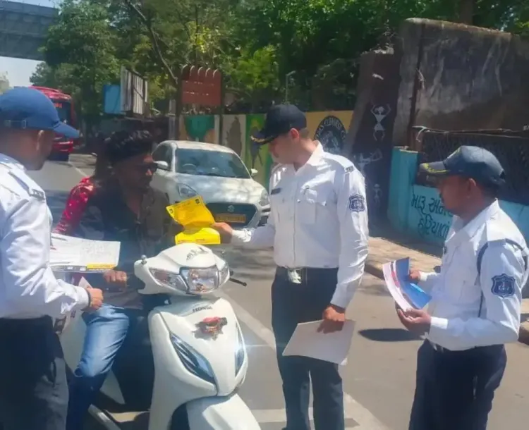 गुजरात पुलिस का एक माह का हेलमेट अभियान शुरू, सरकारी दफ्तरों पर ट्रैफिक पुलिस तैनात
