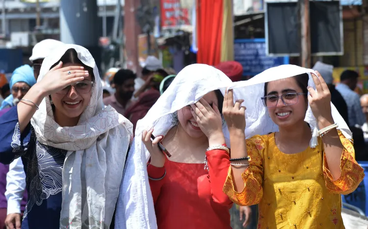 मध्य प्रदेश में भीषण लू का कहर: 20 जिलों में हीटवेव अलर्ट, खजुराहो में पारा 43.9°C पार