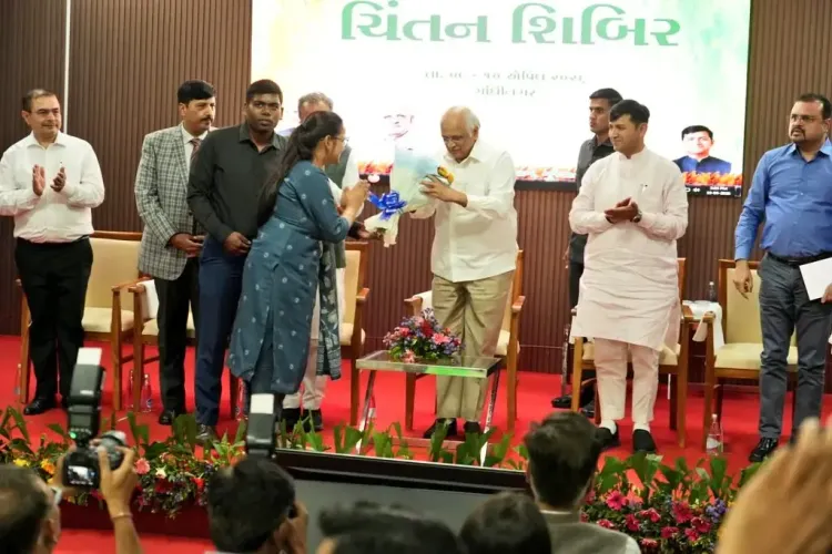 गुजरात में हाई-टेक नर्सरी और मैंग्रोव विस्तार का ऐतिहासिक निर्णय: सीएम भूपेंद्र पटेल का संबोधन