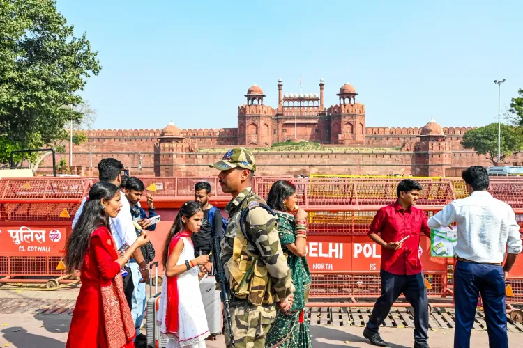 15 अगस्त से पहले दिल्ली में हाई अलर्ट: लाल किले के पास ट्रैफिक डायवर्जन, 20,000 से अधिक लोगों का सत्यापन