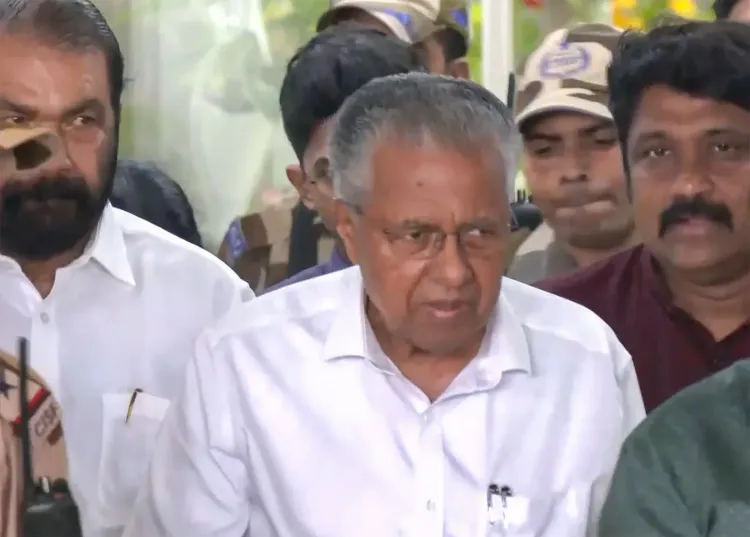 राज्यपाल अर्लेकर चला रहे समानांतर प्रशासन — पिनाराई विजयन का आरोप, CM सतीसन से जवाब की माँग