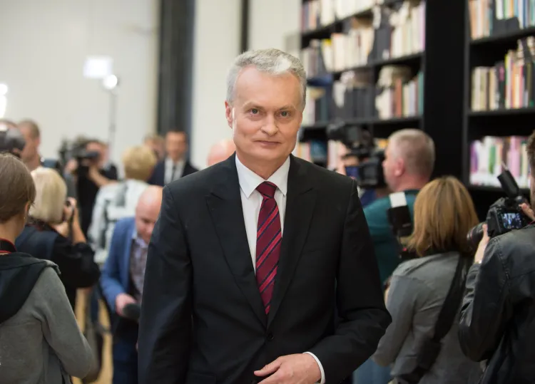 क्या लिथुआनिया के राष्ट्रपति ने नई सरकार को मंजूरी दी, पर्यावरण और ऊर्जा मंत्रियों के पद रिक्त क्यों हैं?