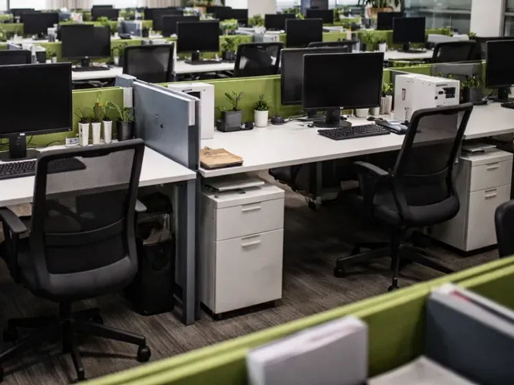 मणिपुर सरकार ने बिना अनुमति अनुपस्थित कर्मचारियों के खिलाफ कड़ी कार्रवाई के निर्देश दिए