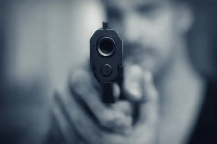 मुंगेर में बड़ी कार्रवाई: STF और पुलिस ने तारापुर दियारा में अवैध बंदूक फैक्ट्री का भंडाफोड़ किया, 4 गिरफ्तार