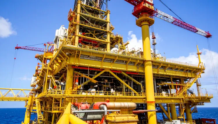 भारत के एलएनजी आयात का 69 प्रतिशत हिस्सा होर्मुज जलडमरूमध्य से जुड़ा: अध्ययन