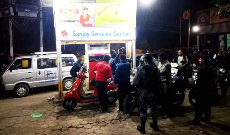 नेपाल ने भारत के नक्शेकदम पर चलते हुए पेट्रोलियम उत्पादों पर टैक्स में की कटौती