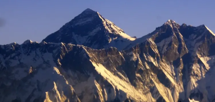 नेपाल में हिमस्खलन खतरा: 29-31 अक्टूबर तक हिमालयी क्षेत्रों में ट्रैकिंग परमिट निलंबित