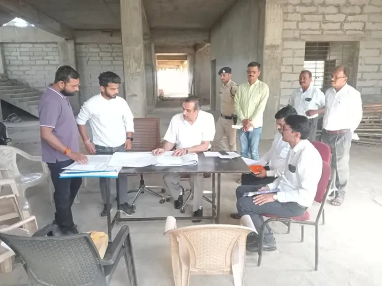 सीधी के नए कलेक्टर विकास मिश्रा ने प्रशासनिक समीक्षा की शुरुआत की