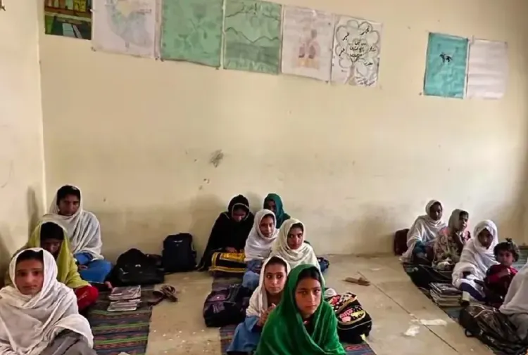 बलूचिस्तान के खुजदार में गर्ल्स स्कूल संकट: 200+ छात्राओं पर मात्र 6-7 शिक्षक, बुनियादी सुविधाएं नदारद