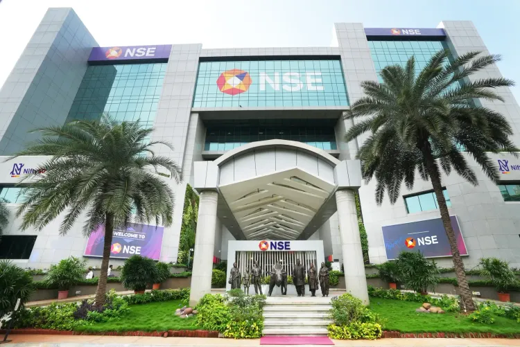 NSE IPO GMP: लिस्टिंग से पहले ग्रे मार्केट प्रीमियम ₹285 से गिरकर ₹55 पर, 5.67 गुना सब्सक्रिप्शन