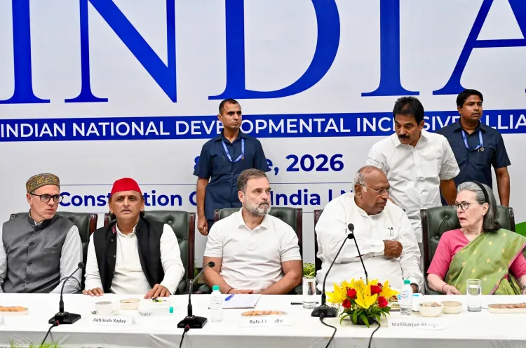 एसआईआर पर रोक की माँग: 23 विपक्षी दलों ने सीजेआई सूर्यकांत को लिखा पत्र, चुनावी हेरफेर का आरोप