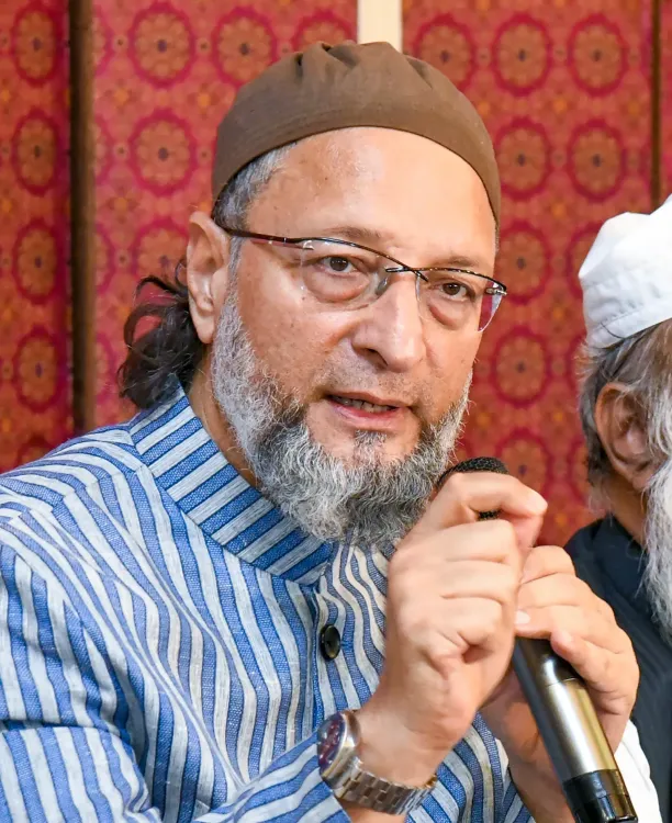 ओवैसी की अमित शाह से अपील: राजस्थान के सीमावर्ती जिलों में मुस्लिम धार्मिक स्थलों का विध्वंस तुरंत रोकें