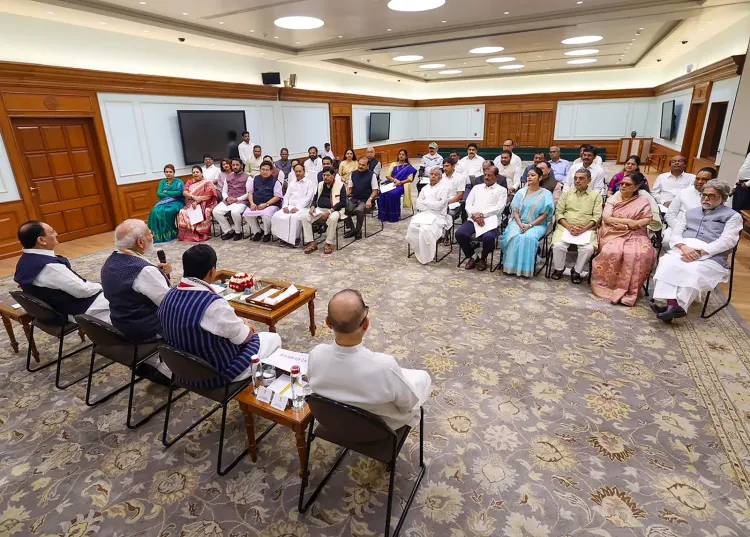 PM मोदी ने NCPI और शिवसेना सांसदों संग की बैठक, संसदीय जिम्मेदारी और निर्वाचन क्षेत्र विकास पर मंथन