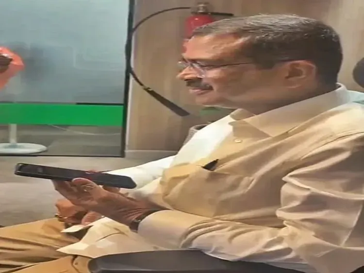 नौ पसलियाँ टूटीं, फिर भी नीट री-एग्जाम दिया: श्रृष्टि दुबे की हिम्मत, धर्मेंद्र प्रधान की पहल