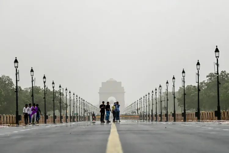 दिल्ली-एनसीआर में मानसूनी बारिश से गर्मी-उमस से राहत, IMD ने येलो अलर्ट जारी किया