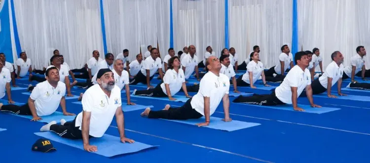 राजनाथ सिंह ने शिलांग में 1,000 सैनिकों संग किया योग, 12वें अंतरराष्ट्रीय योग दिवस पर ईस्टर्न एयर कमांड में आयोजन