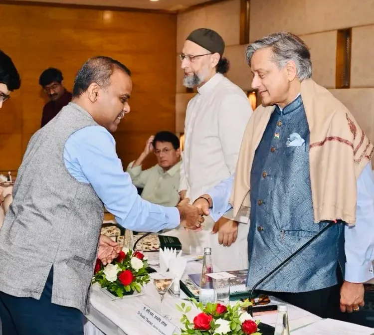 शशि थरूर का जम्मू दौरा: जितेंद्र सिंह को कहा शुक्रिया, स्थानीय कांग्रेस नेता नाराज