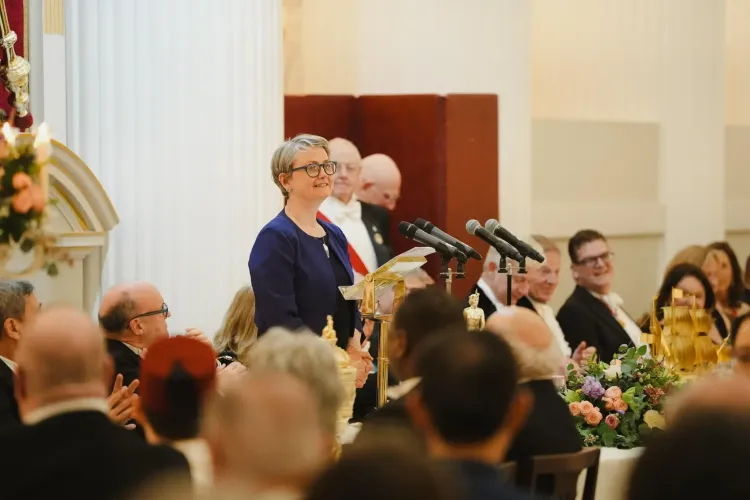 यवेट कूपर ने स्ट्रेट ऑफ होर्मुज को बिना रुकावट खोलने की अपील की