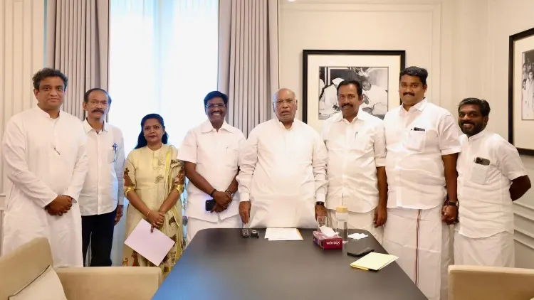तमिलनाडु ने बदलाव के लिए मतदान किया: कांग्रेस विधायकों से मिलने के बाद खड़गे का बयान