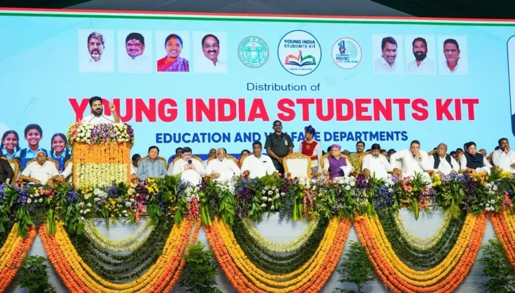 तेलंगाना को शिक्षा-खेल हब बनाएंगे: CM रेवंत रेड्डी ने ₹26,600 करोड़ के बजट और 27.50 लाख छात्रों को किट का किया ऐलान