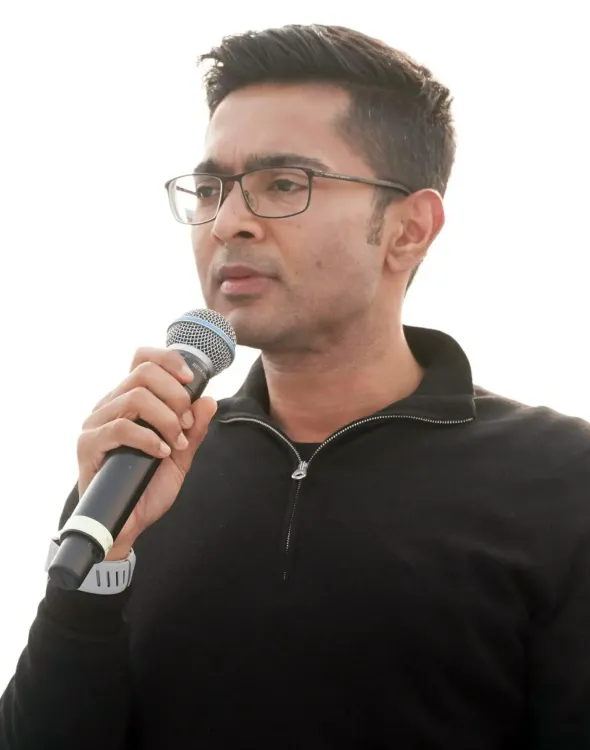 क्या टीएमसी की सरकार बनने के बाद पुरुलिया में शांति और सामान्य स्थिति लौट आई है: अभिषेक बनर्जी?