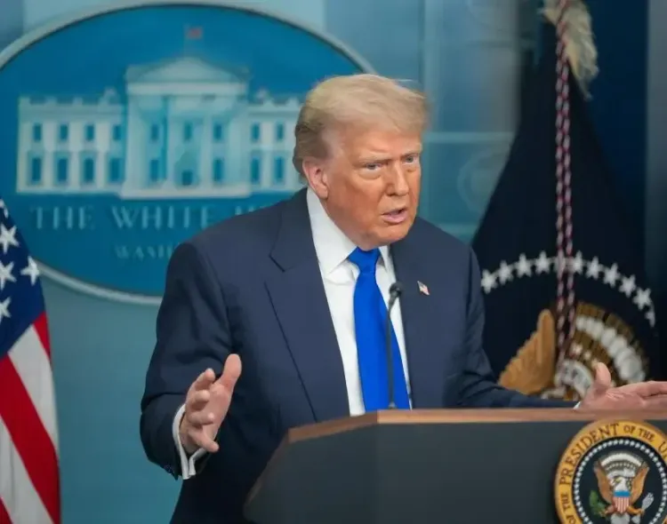 टैरिफ पर ट्रंप का यू-टर्न: अमेरिका ने कॉफी और फलों पर शुल्क क्यों हटाया?