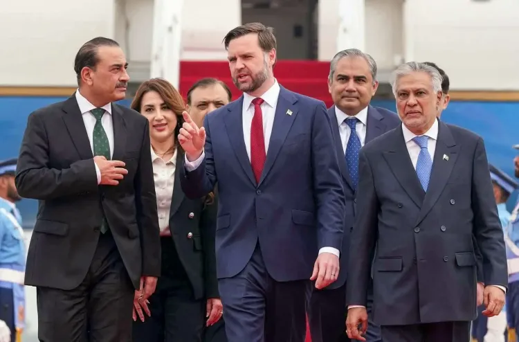 पाकिस्तान की भूमिका अमेरिका-ईरान वार्ता में 'फैसिलिटेटर' के रूप में सीमित: रिपोर्ट